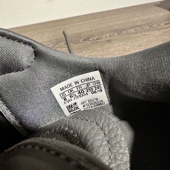 Adidas women’s shoes size 8 - Picture 7 of 7